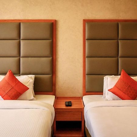 Dng The Grand Hotel Kanpur Dış mekan fotoğraf