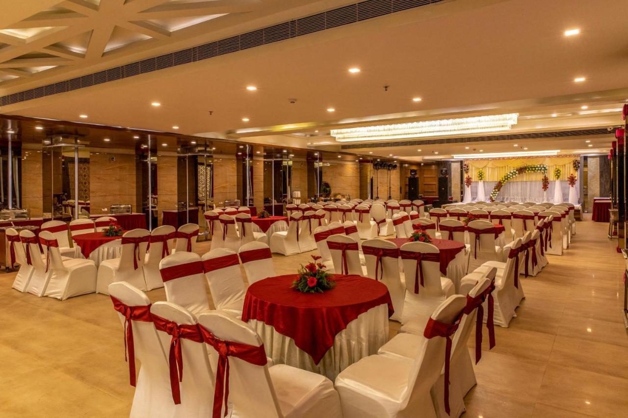 Dng The Grand Hotel Kanpur Dış mekan fotoğraf